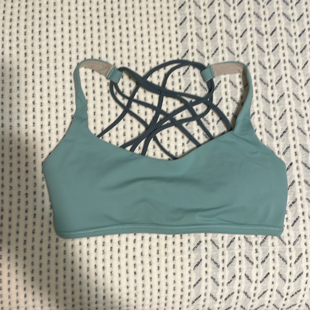 Lululemon free to be wild bra